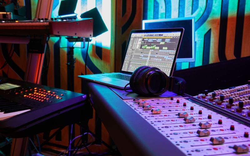 How can I create beats using the tools offered by Aiode?