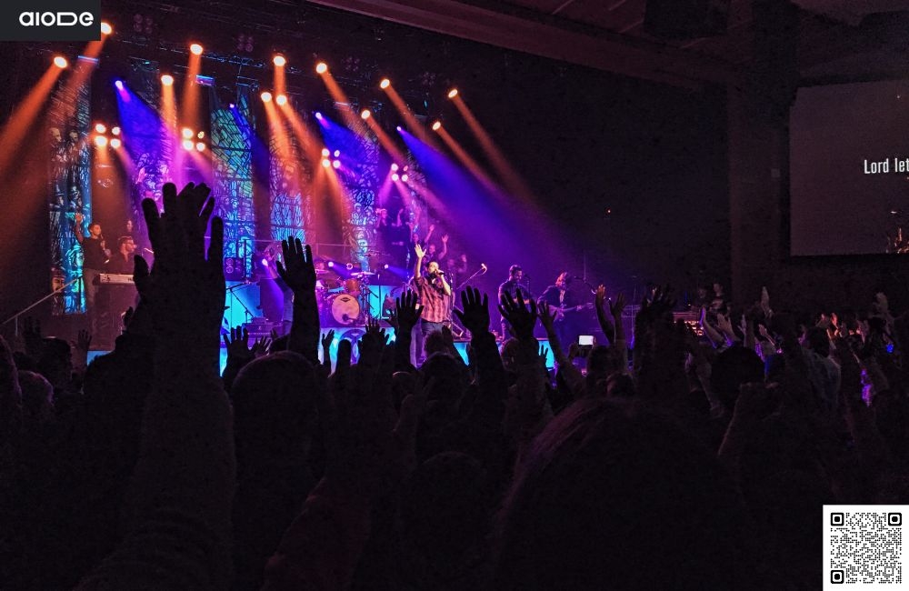 In what ways are musicians financially rewarded on Aiode?