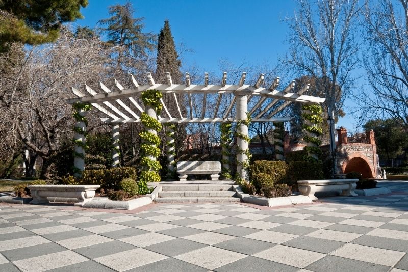 pergola with swings