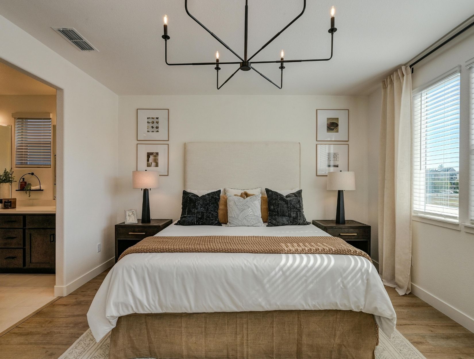 Apartment Cleaning Services with Detailed Checklist