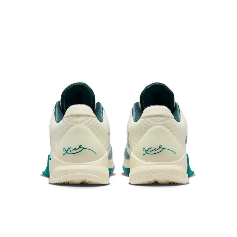 Caitlin Clark x Nike Kobe 5 Protro Coconut Milk Bright Spruce foto 4