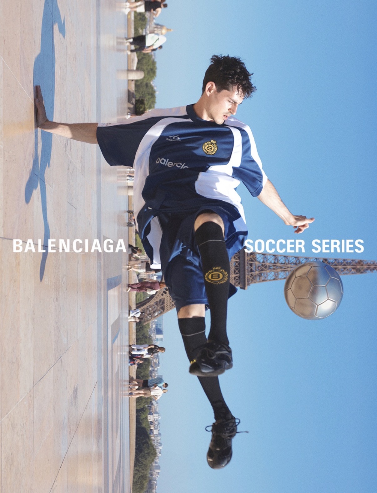 Balenciaga anuncia nova coleção Soccer Series 2026 inspirada no