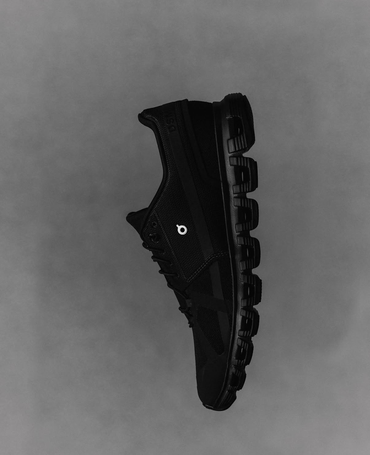 Dover Street Market e On lançam edição exclusiva do modelo Cloud 6