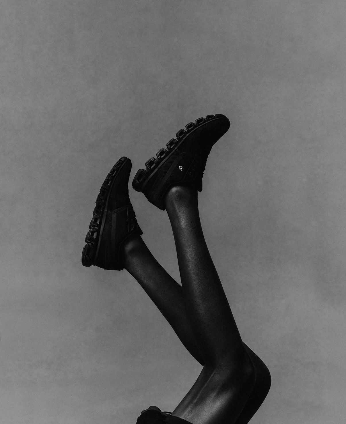 靴 On x DOVER STREET MARKET Cloud 6 Dover Street Market e On lançam edição exclusiva do modelo Cloud 6