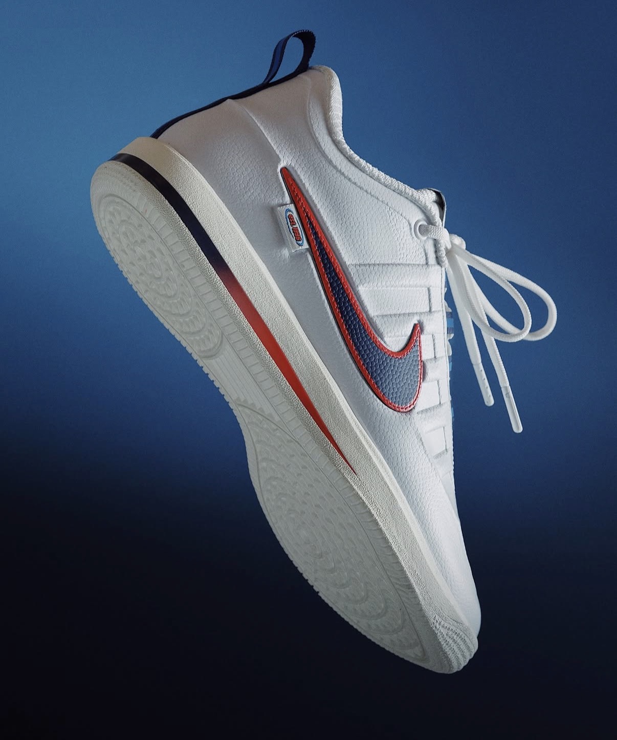 Travis Scott x Air Jordan 1 Low geram expectativa de lançamento no