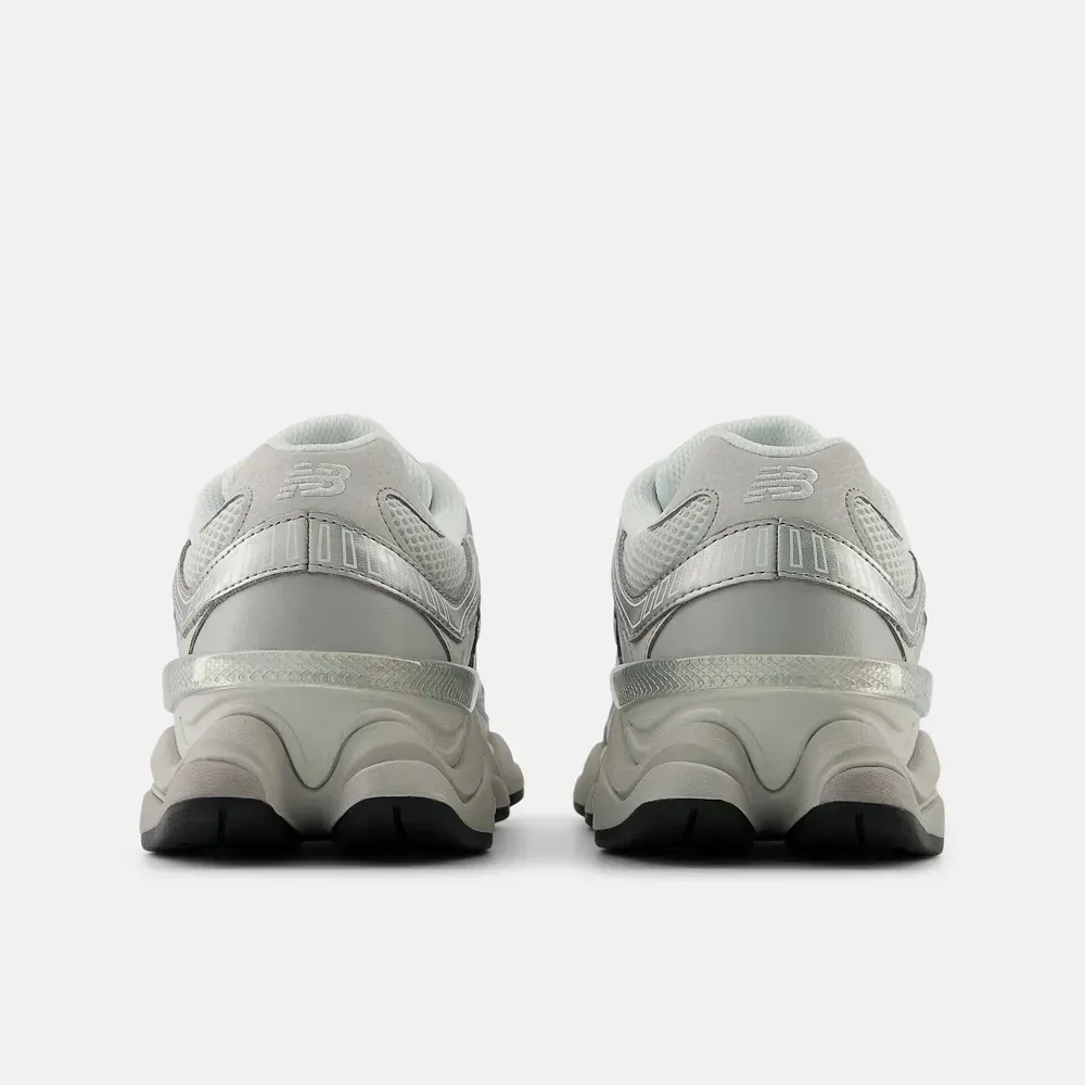 New Balance 9060 Raincloud Truffle Salt foto 4