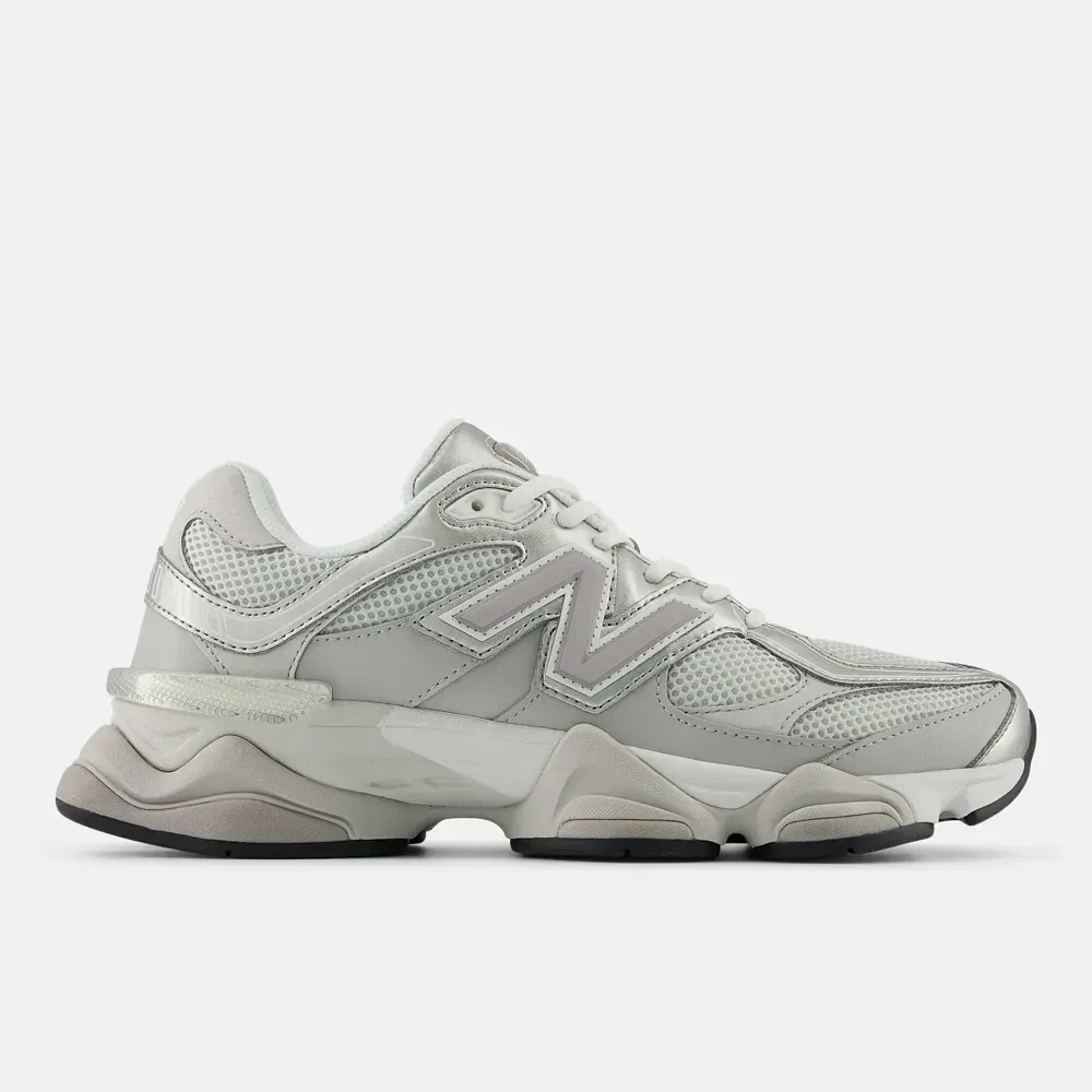 New Balance 9060 Raincloud Truffle Salt foto 1