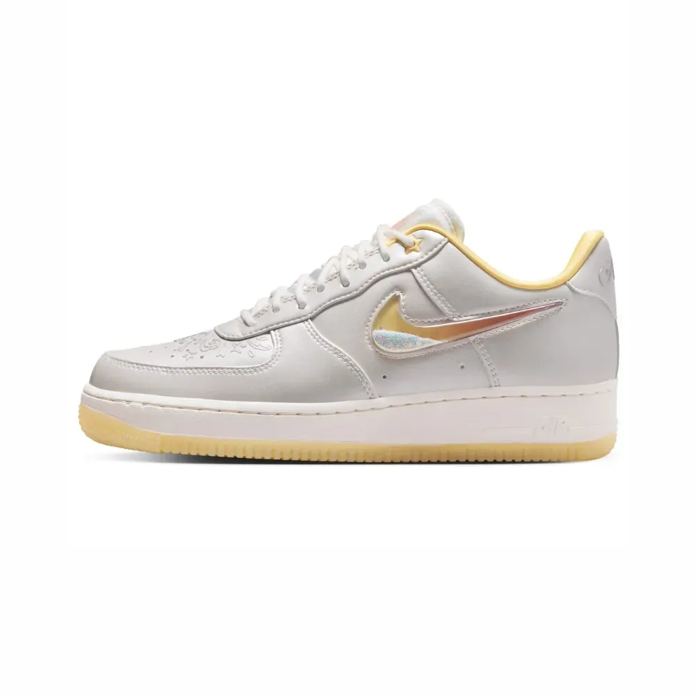 Nike Air Force 1 '07 Sail Soft Yellow foto 1