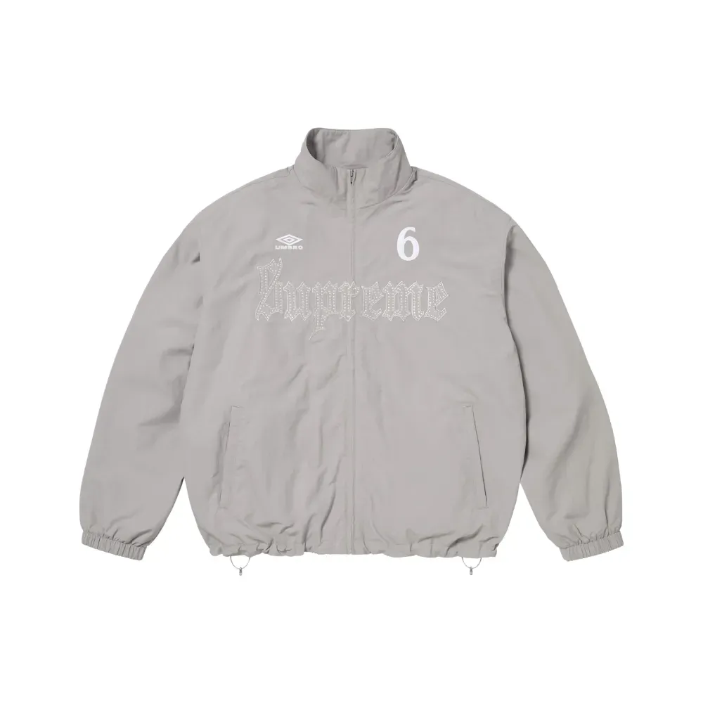Umbro x Supreme Jaqueta Rhinestone Track Light Grey SS26-W17 - Droper