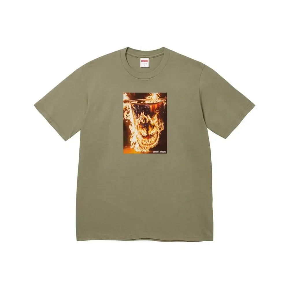 Spitfire x Supreme Camiseta Flag Light Olive SS26-W17 - Droper