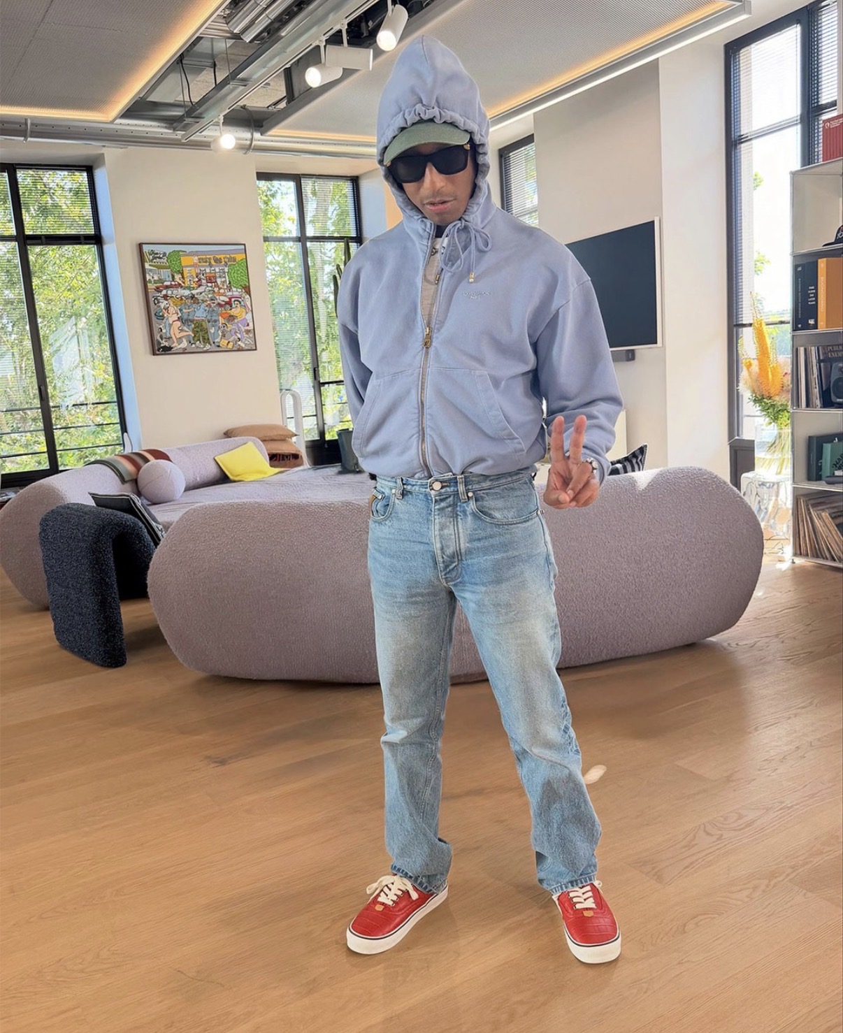 Novo tênis da Louis Vuitton por Pharrell gera polêmica e resposta