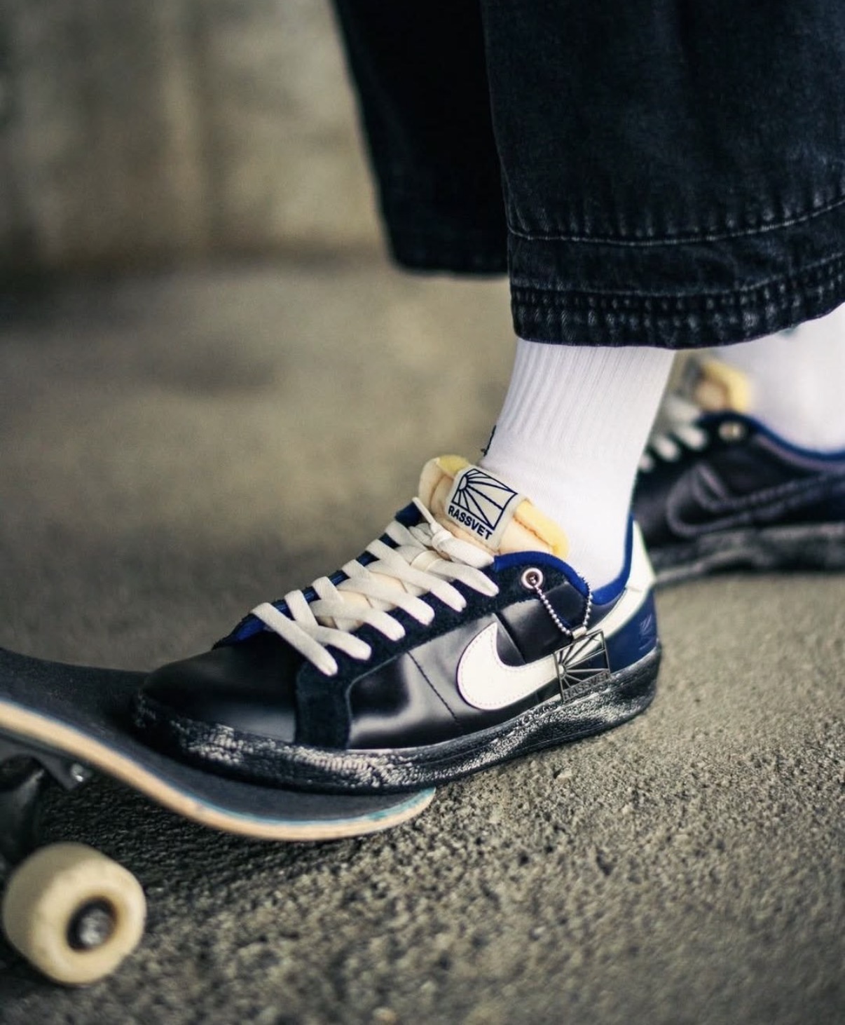 Rassvet × Nike SB Zoom Tennis Classic 26 Nike SB e Rassvet resgatam o Zoom Tennis Classic em nova