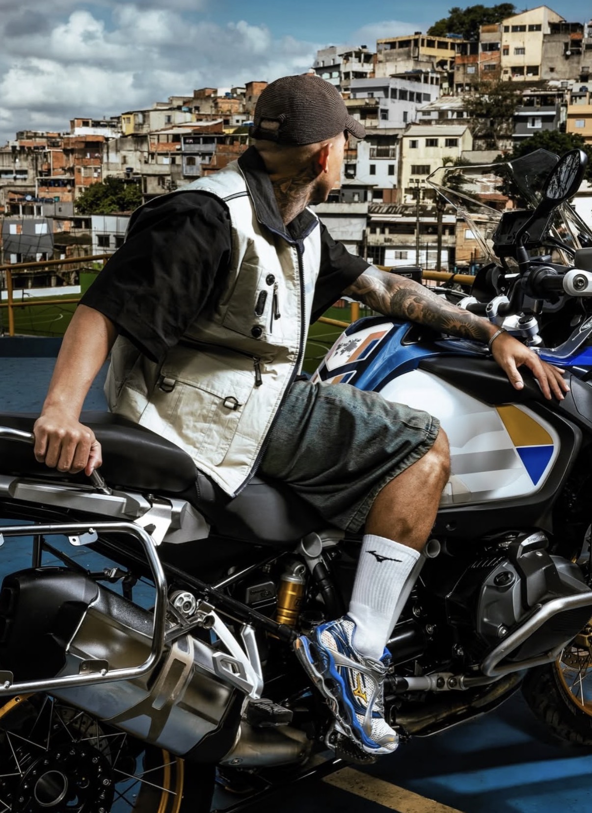 Nike e Forget-me-nots revelam nova versão do clássico T90 Shox Magia