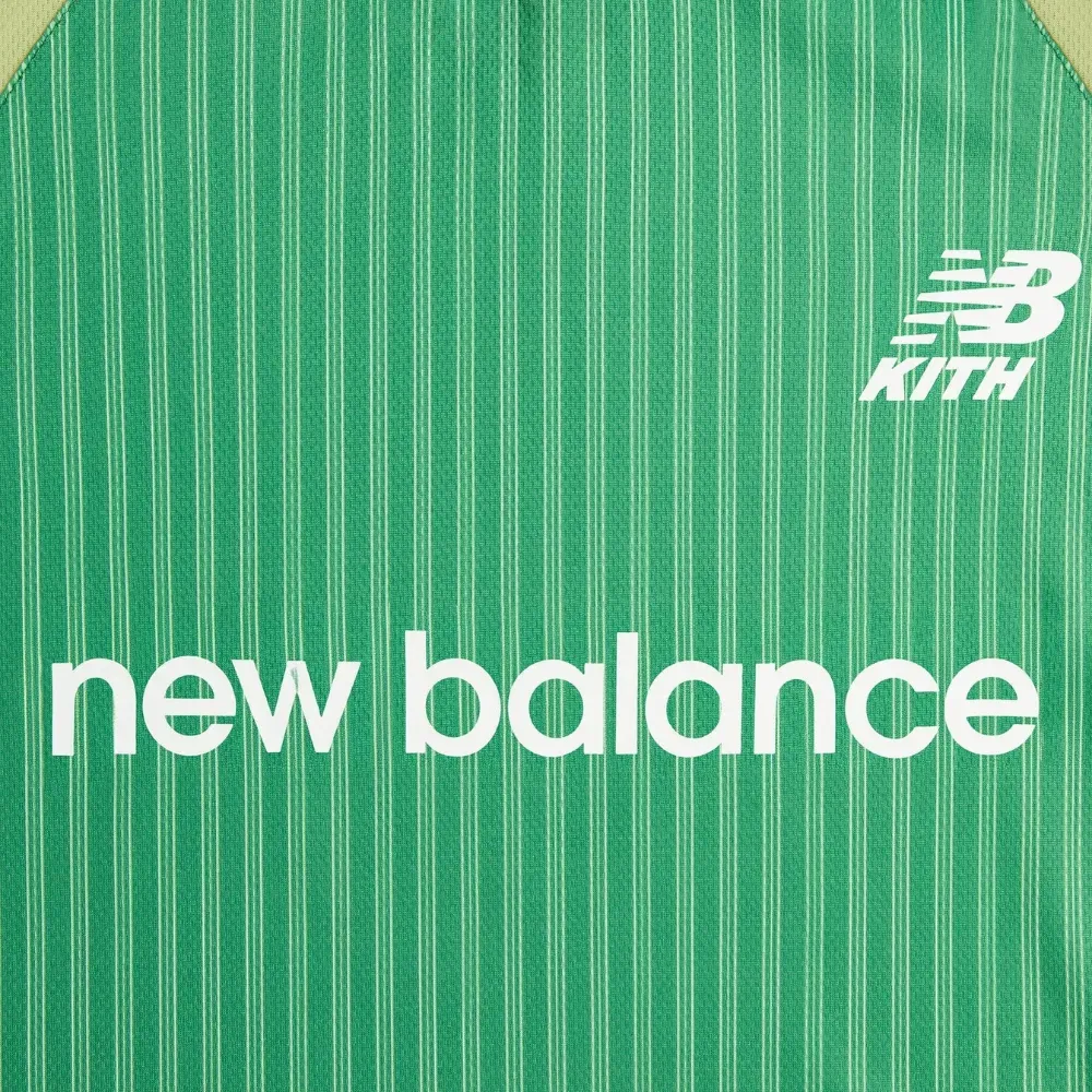 Kith x New Balance Camiseta Mesh Chase Jersey Spring Juniper foto 3