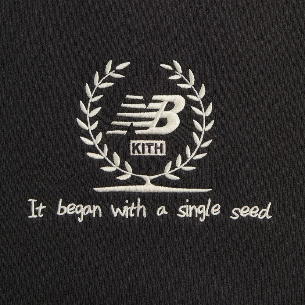 Kith x New Balance Moletom Laurel Nelson Crewneck Nightfall foto 2