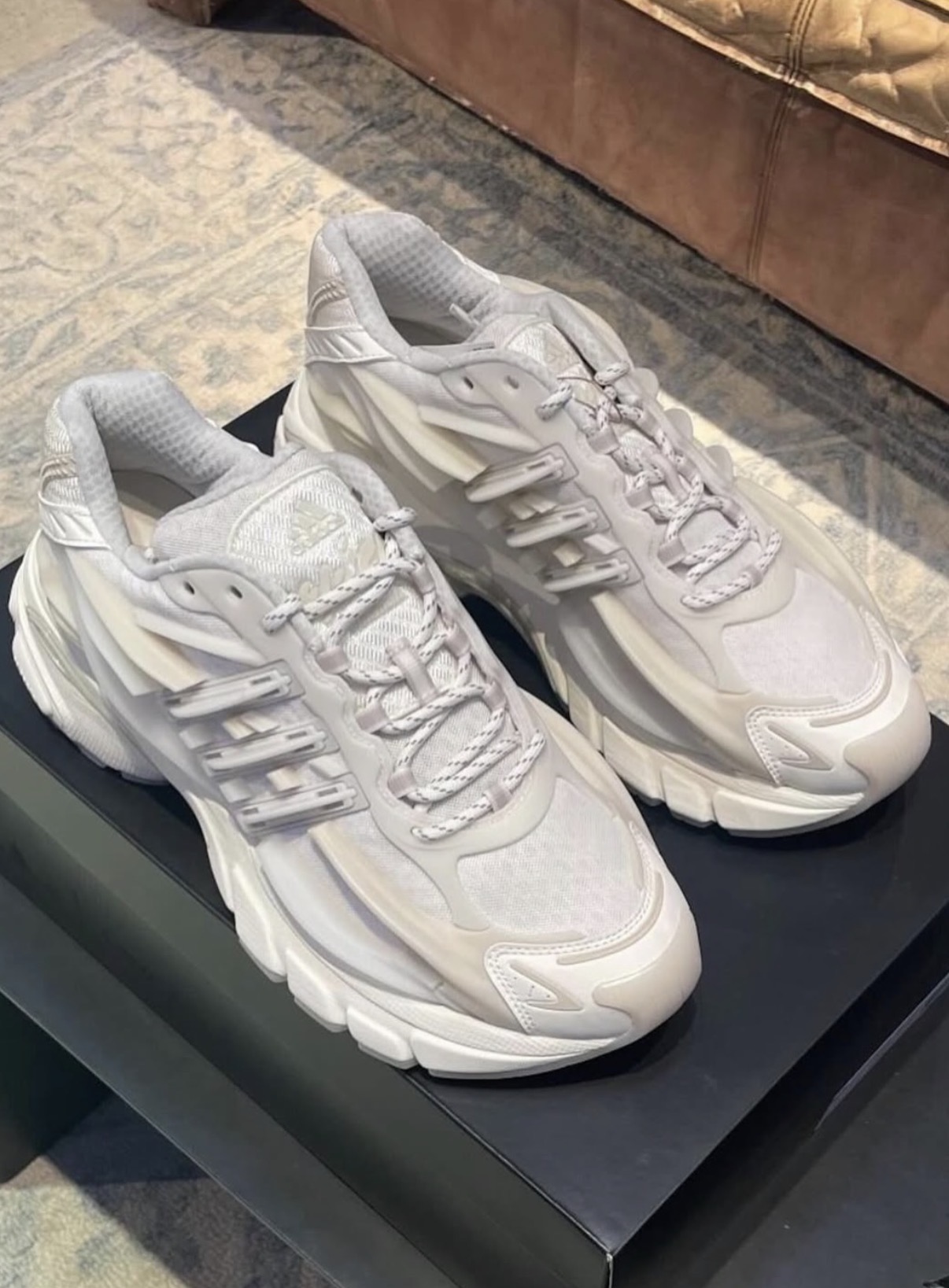 Pharrell Williams e adidas revelam a nova colorway 
