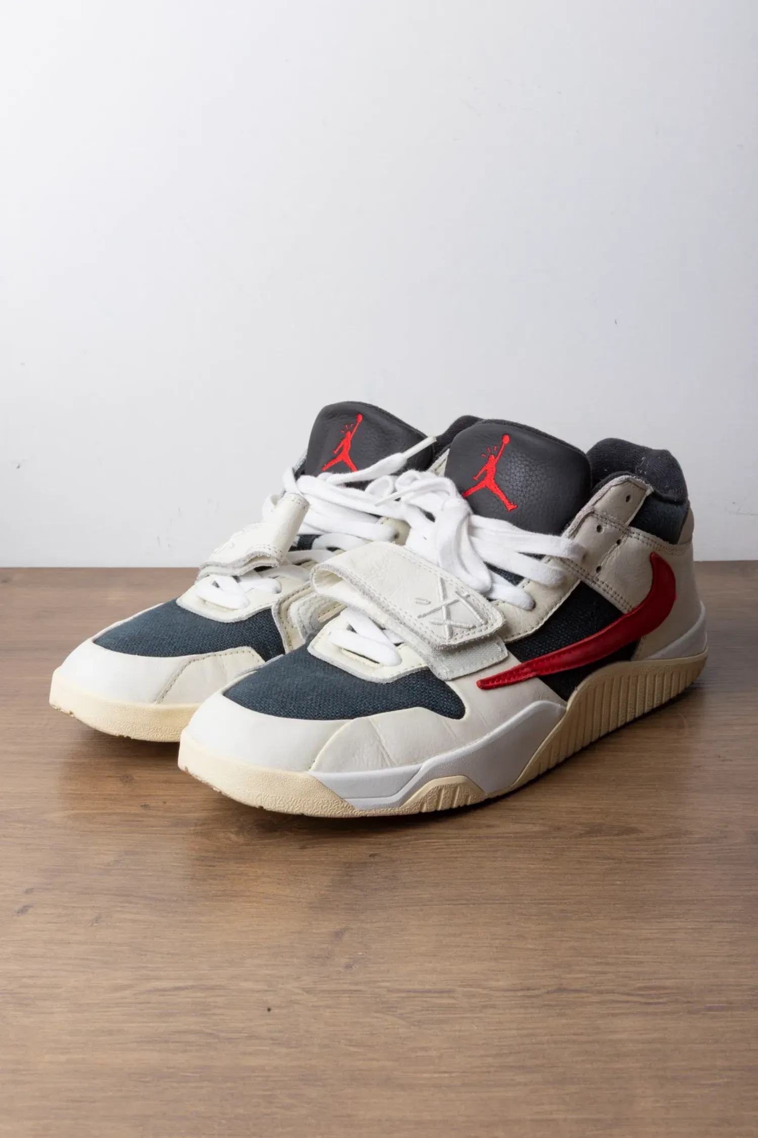 Travis Scott x Air Jordan Jumpman Jack University Red