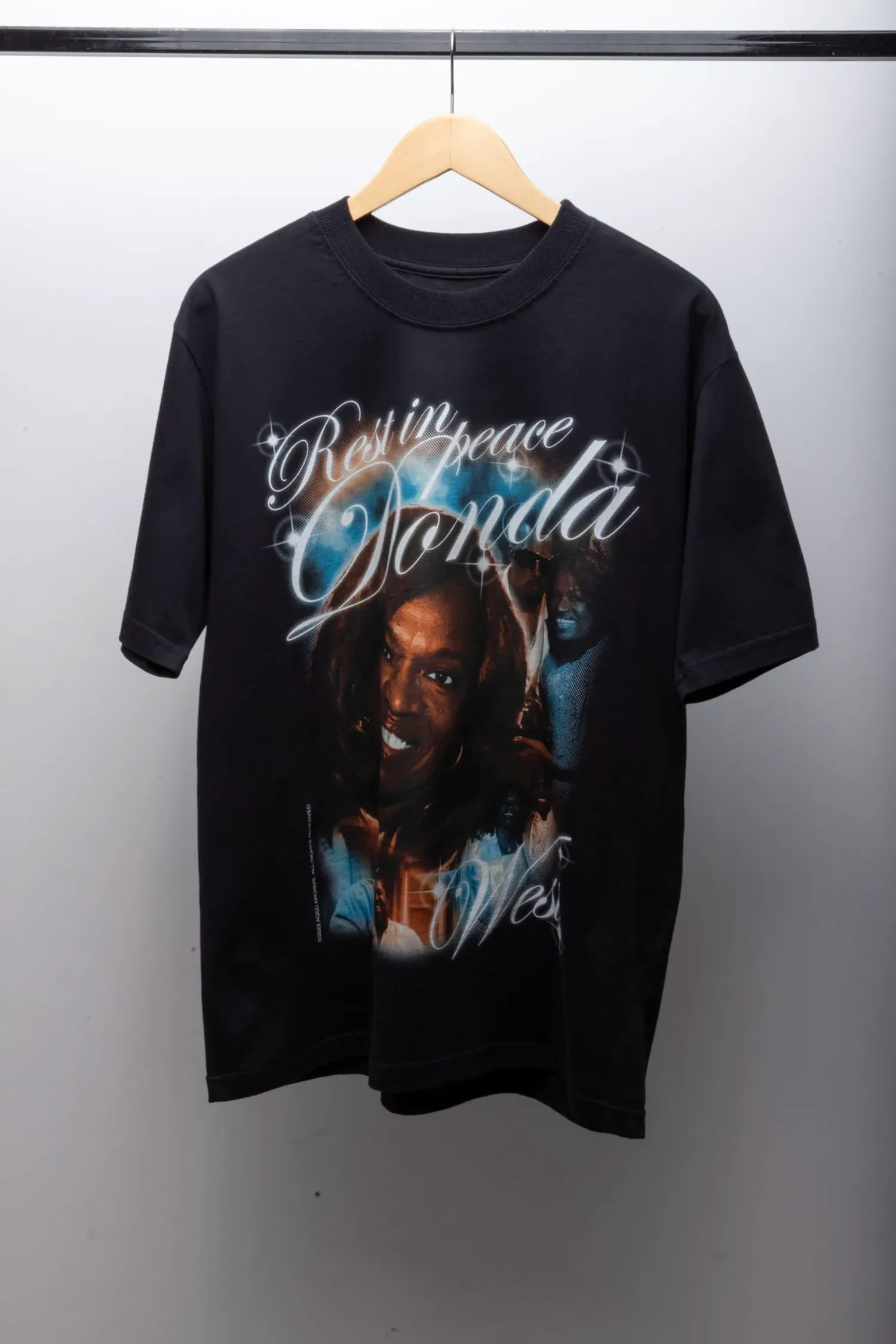 Camiseta Aged Archive Donda Preto