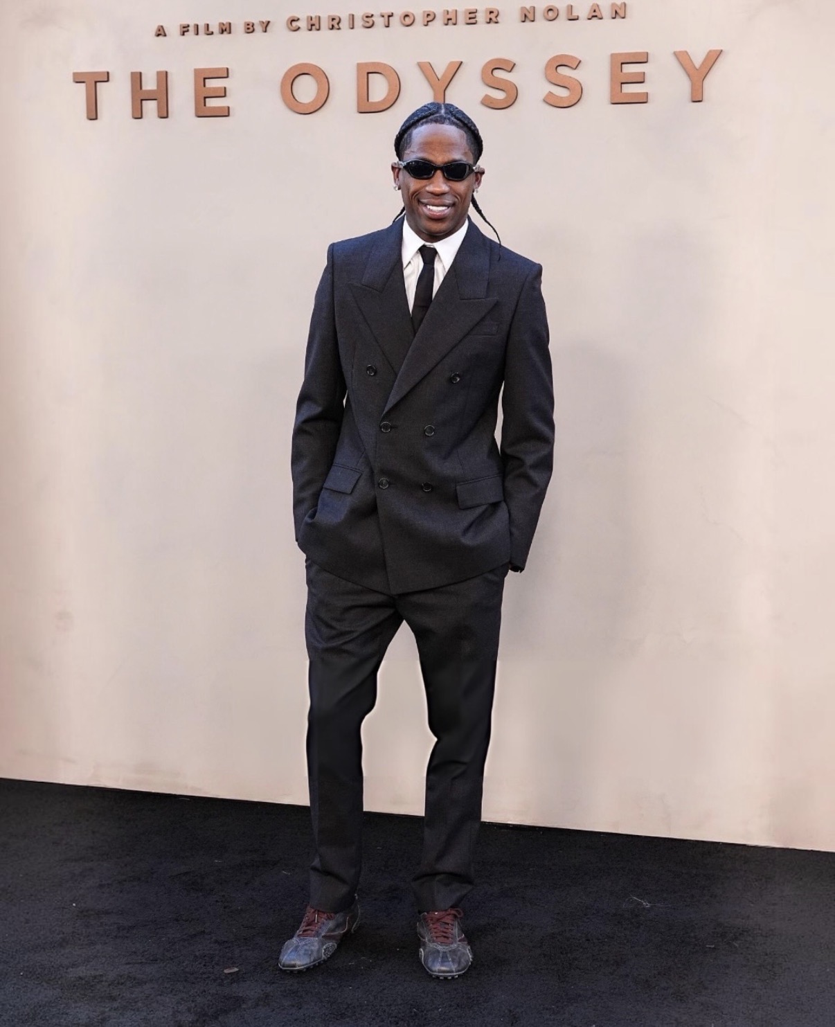 Travis Scott surpreende com versão inédita do Nike Moon Shoe em