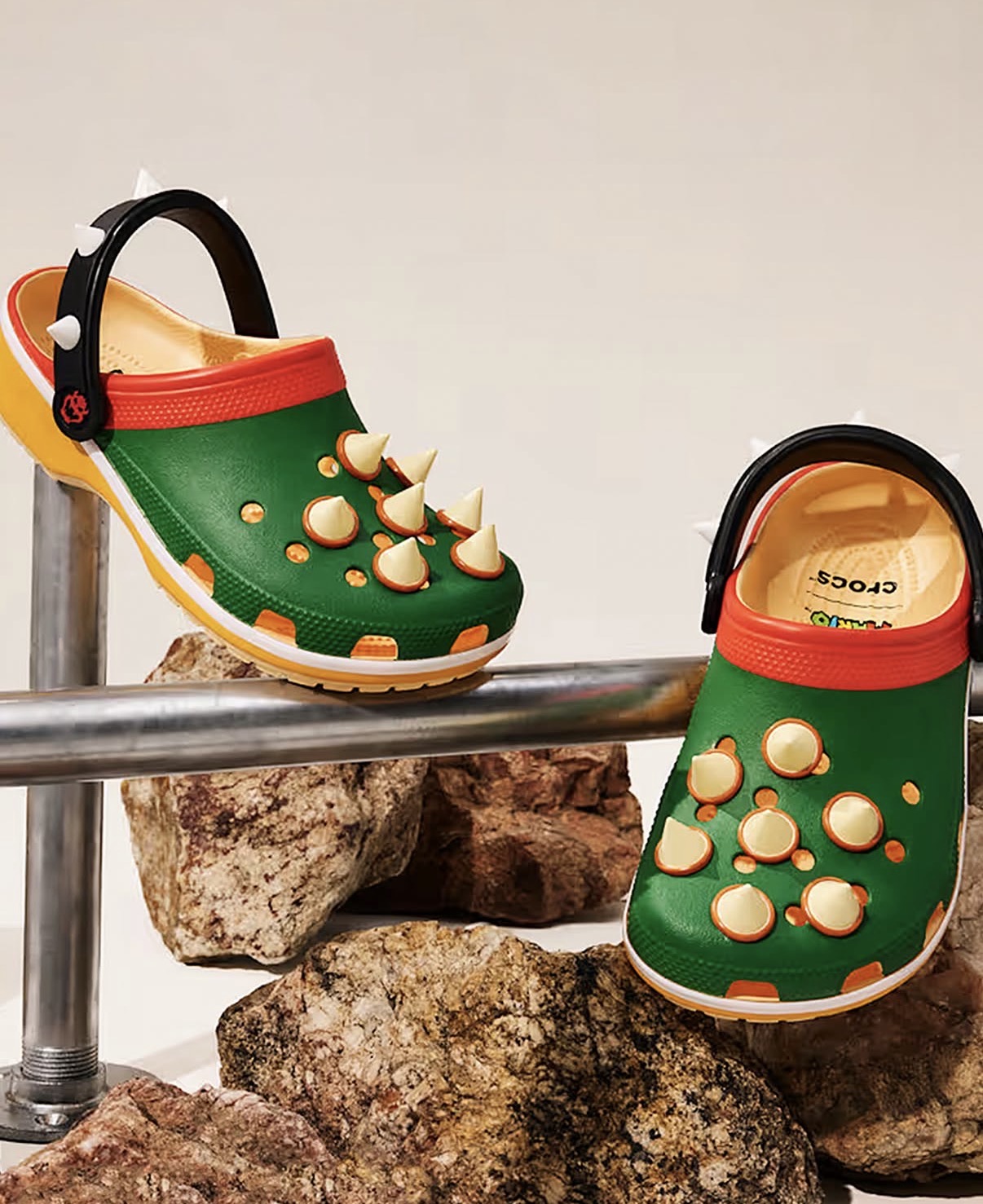 キャロッシー Crocs e Super Mario Bros se unem em coleção nostálgica e divertida