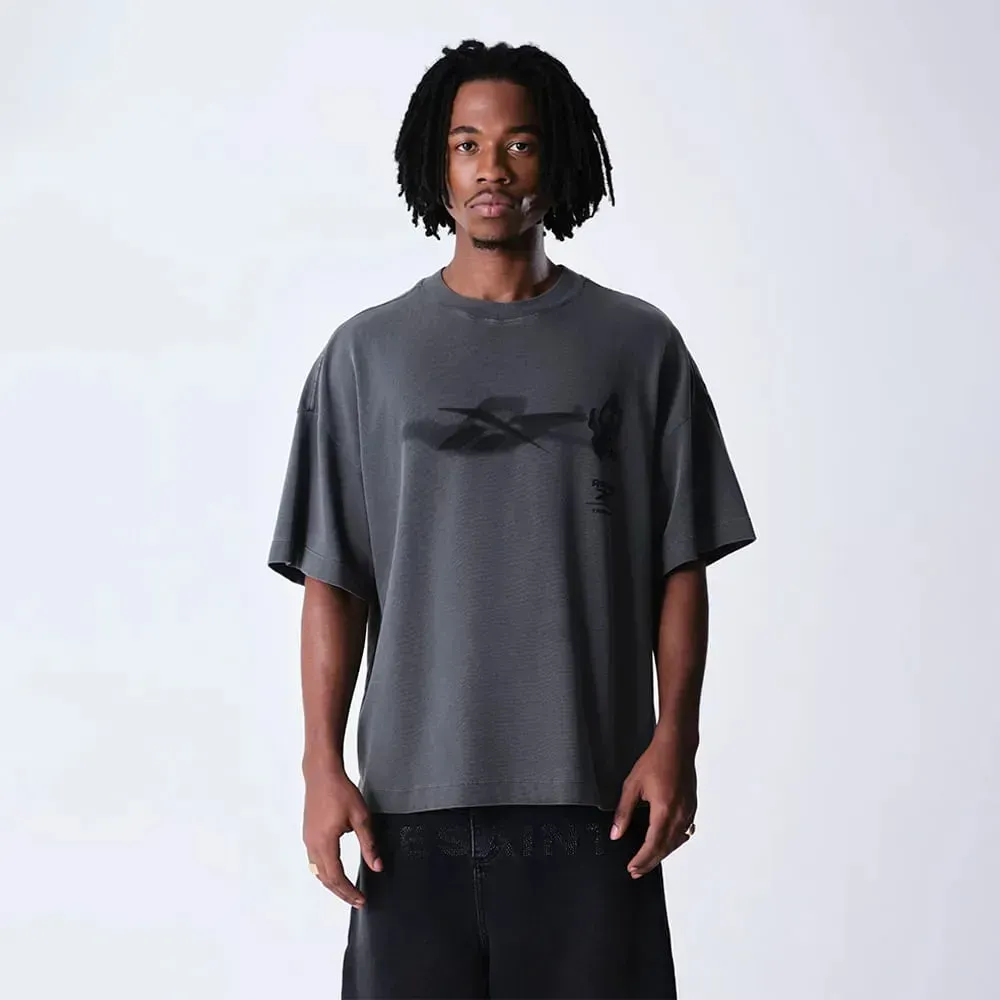 THE SAINT x Reebok Camiseta Wide Boxy Shadow Grey - Droper