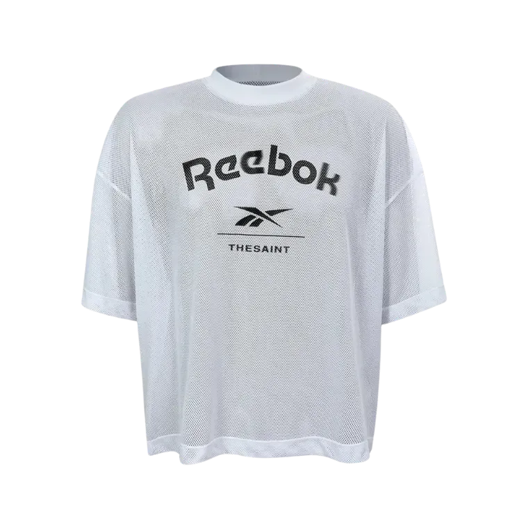 THE SAINT x Reebok Camiseta Wide Boxy Swish Off White - Droper