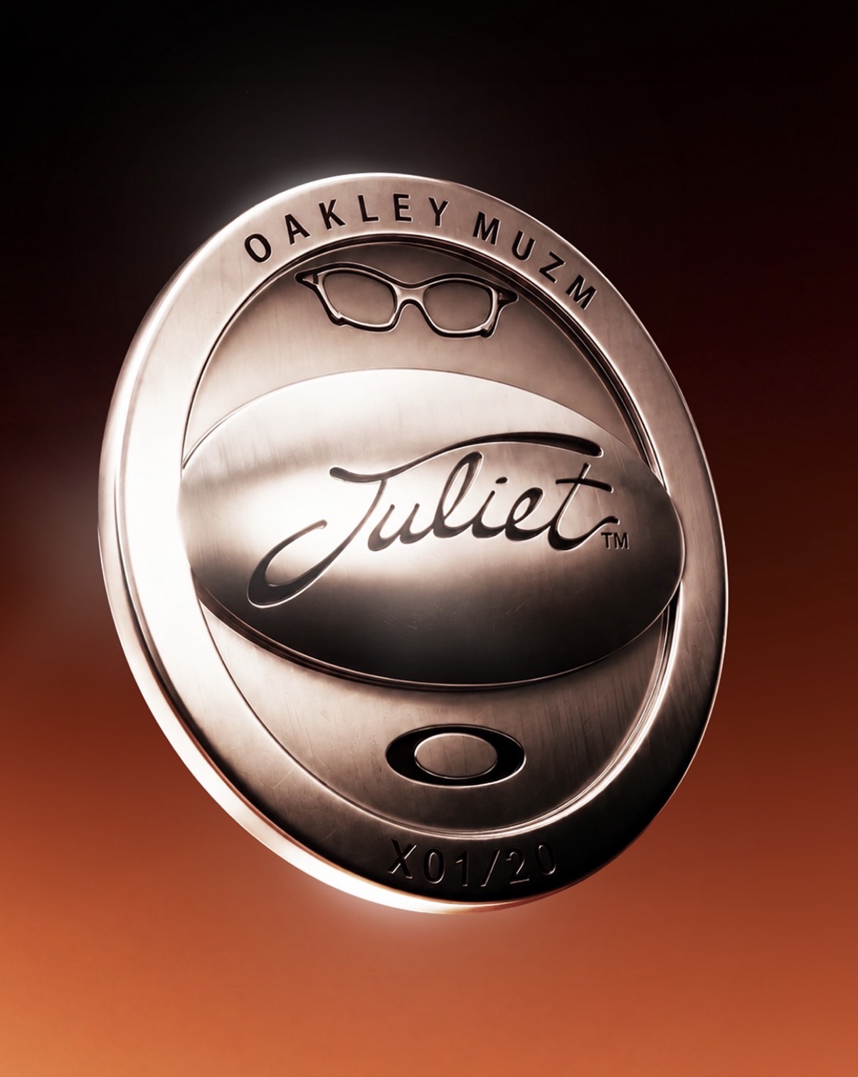 Oakley e Travis Scott resgatam o icônico óculos X-Metal Juliet de 1999