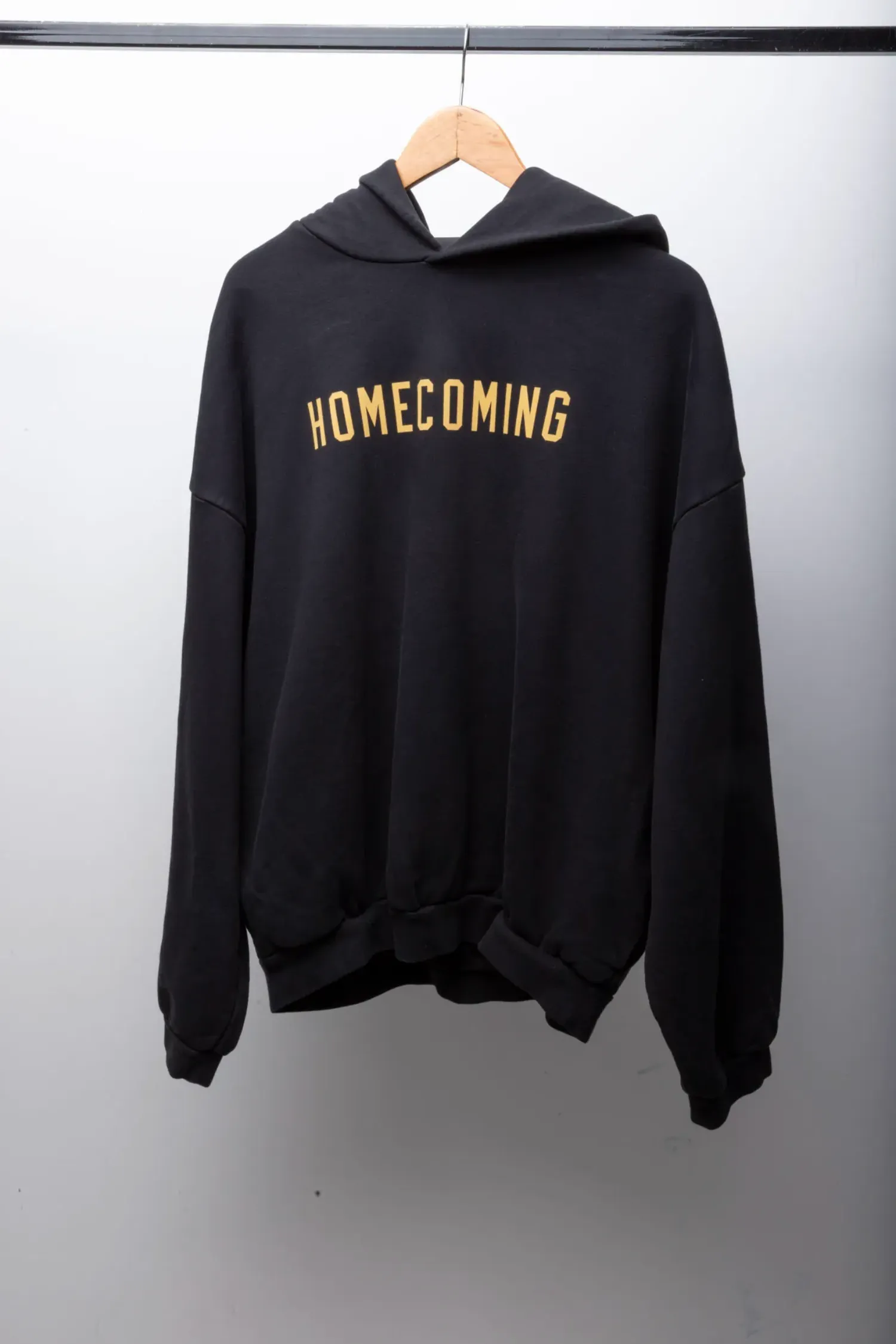 Moletom Fear of God Essentials Heavy Fleece Homecoming Black — M, Novo