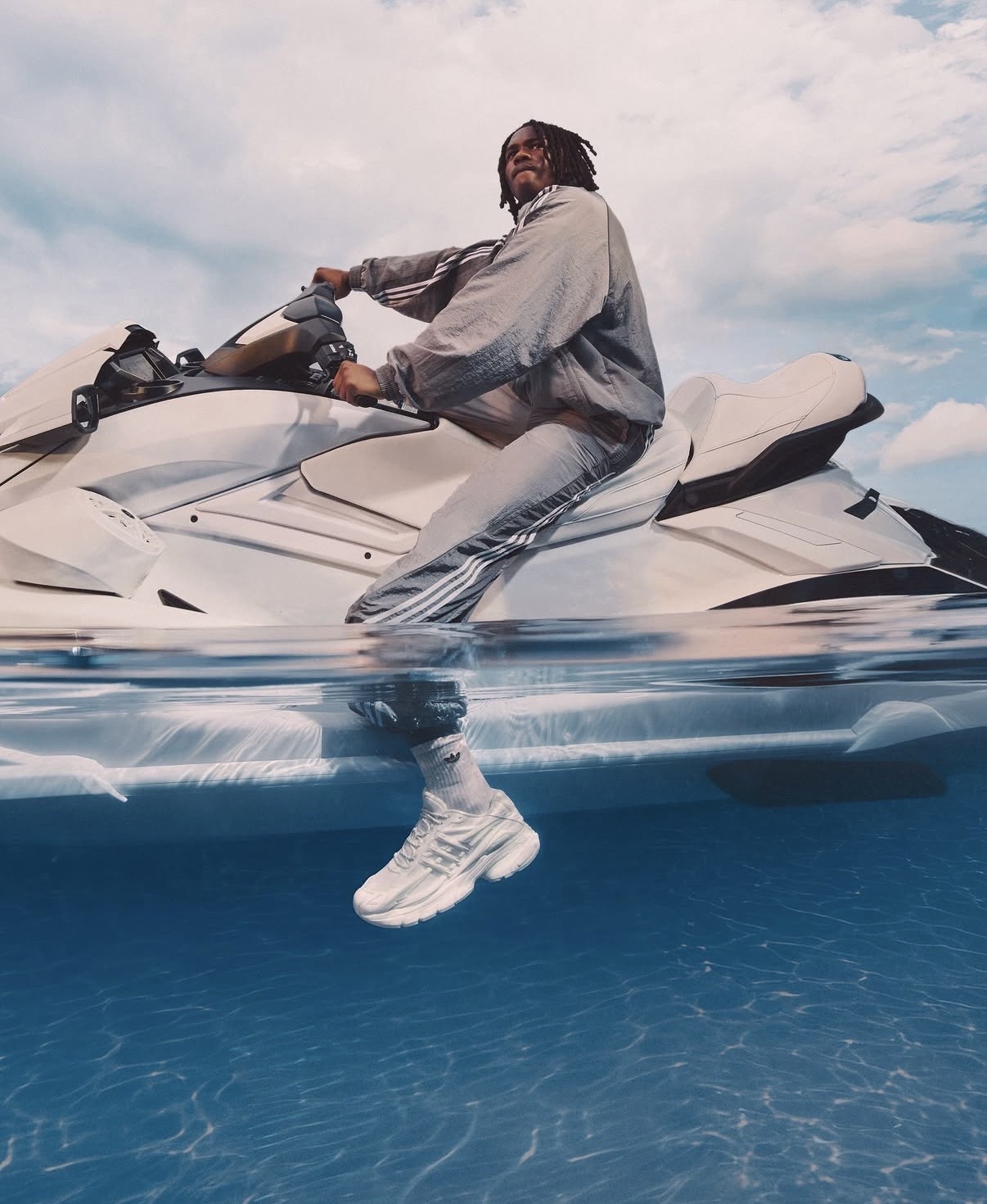 Jacquemus e Nike revelam primeira imagem do novo Moon Shoe