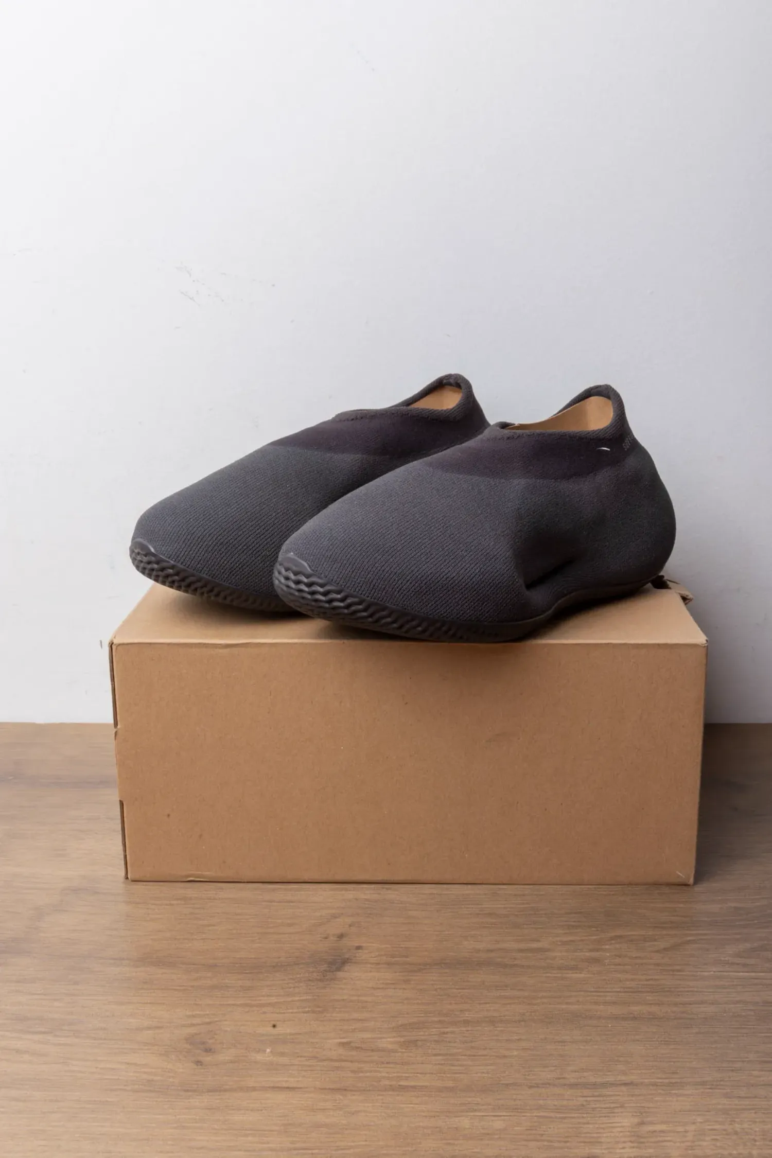 Yeezy Knit Runner Fade Onyx