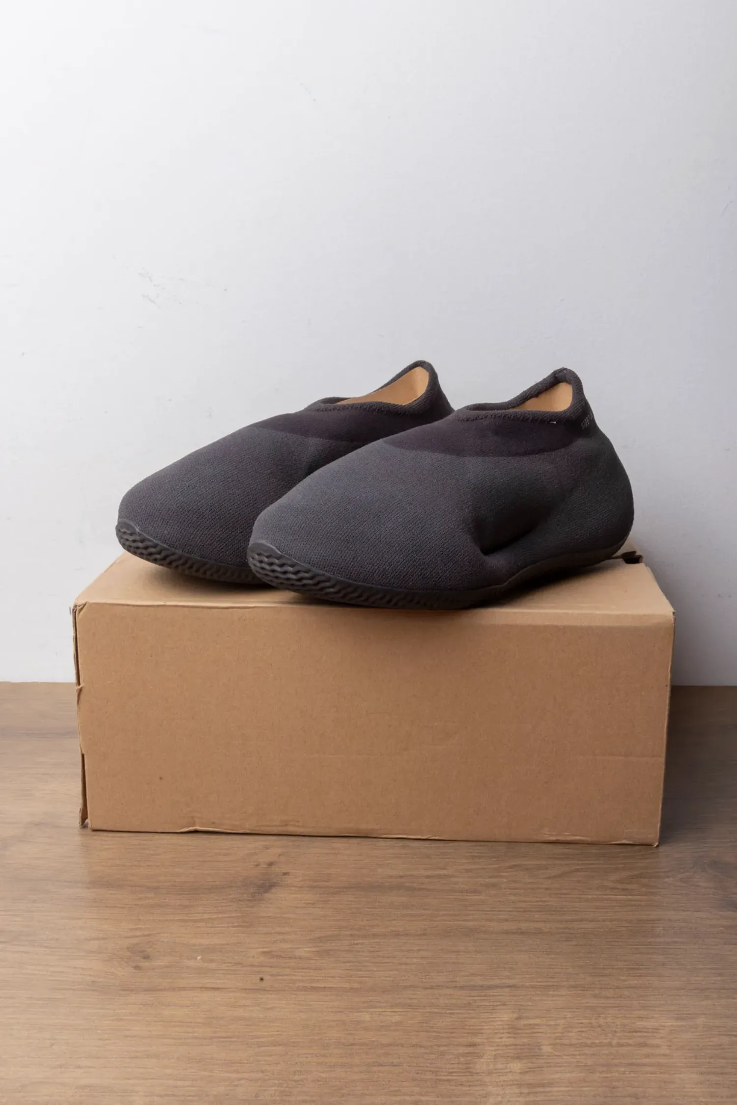 Yeezy Knit Runner Fade Onyx