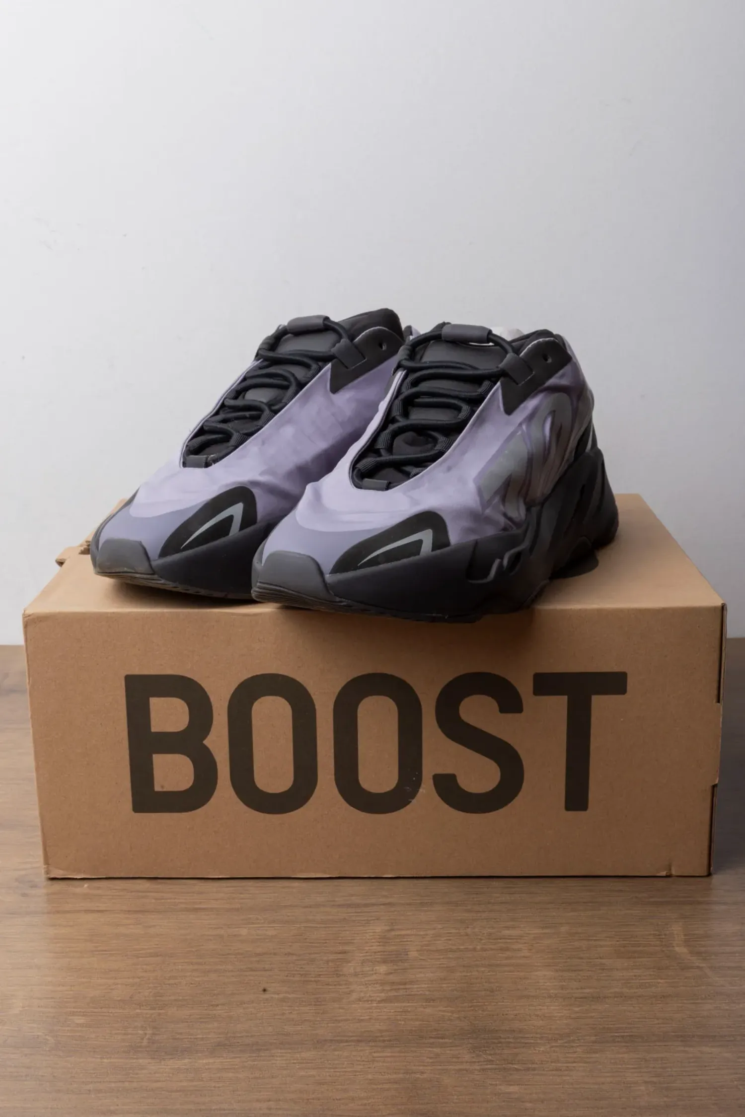 Yeezy Boost 700 MNVN Geode