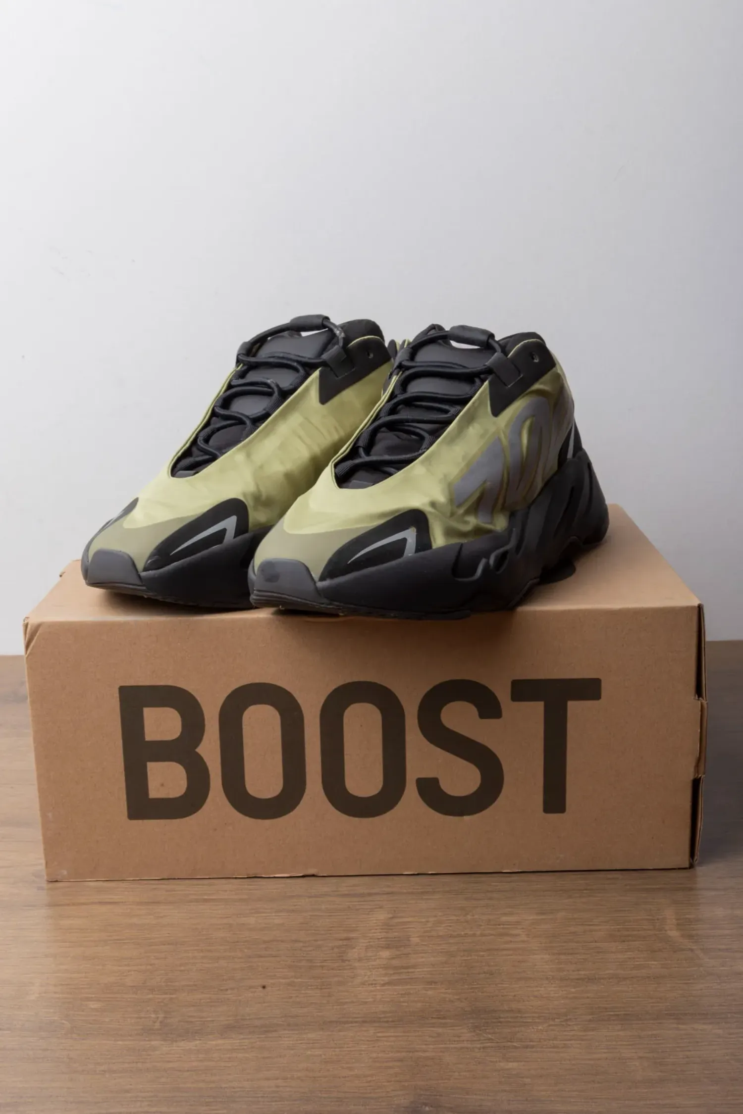 Yeezy 700 MNVN Resin