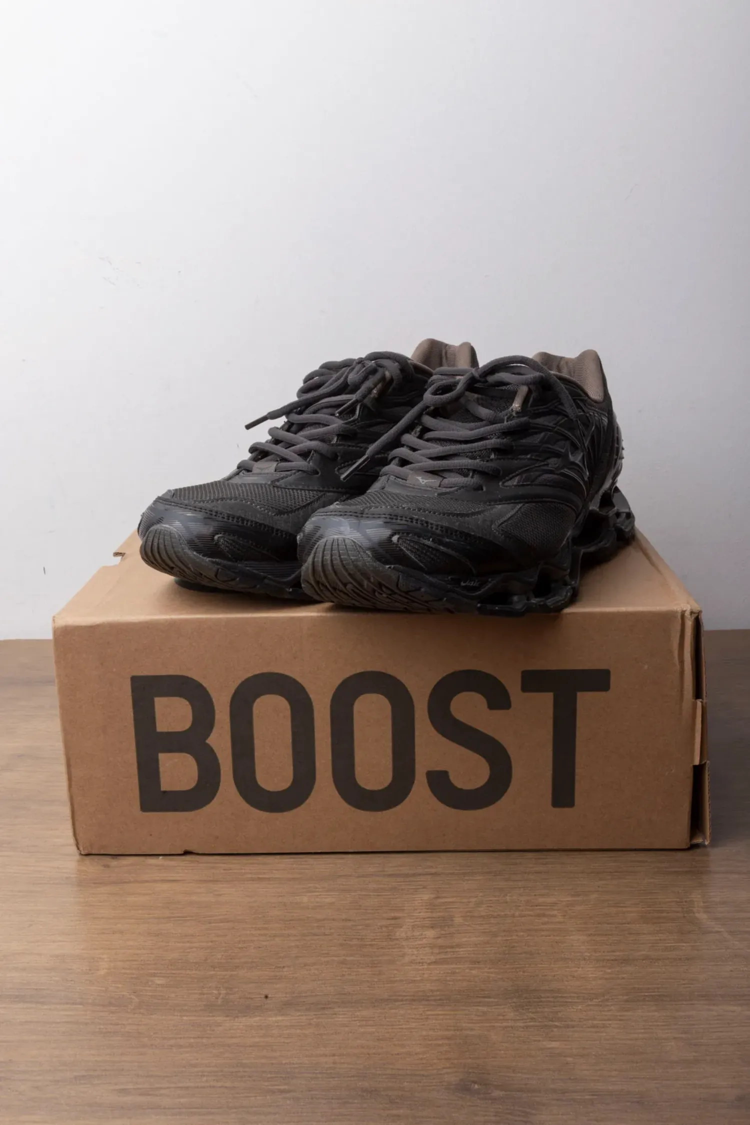 The Vainl Archive x Mizuno Wave Prophecy LS Street Knowledge