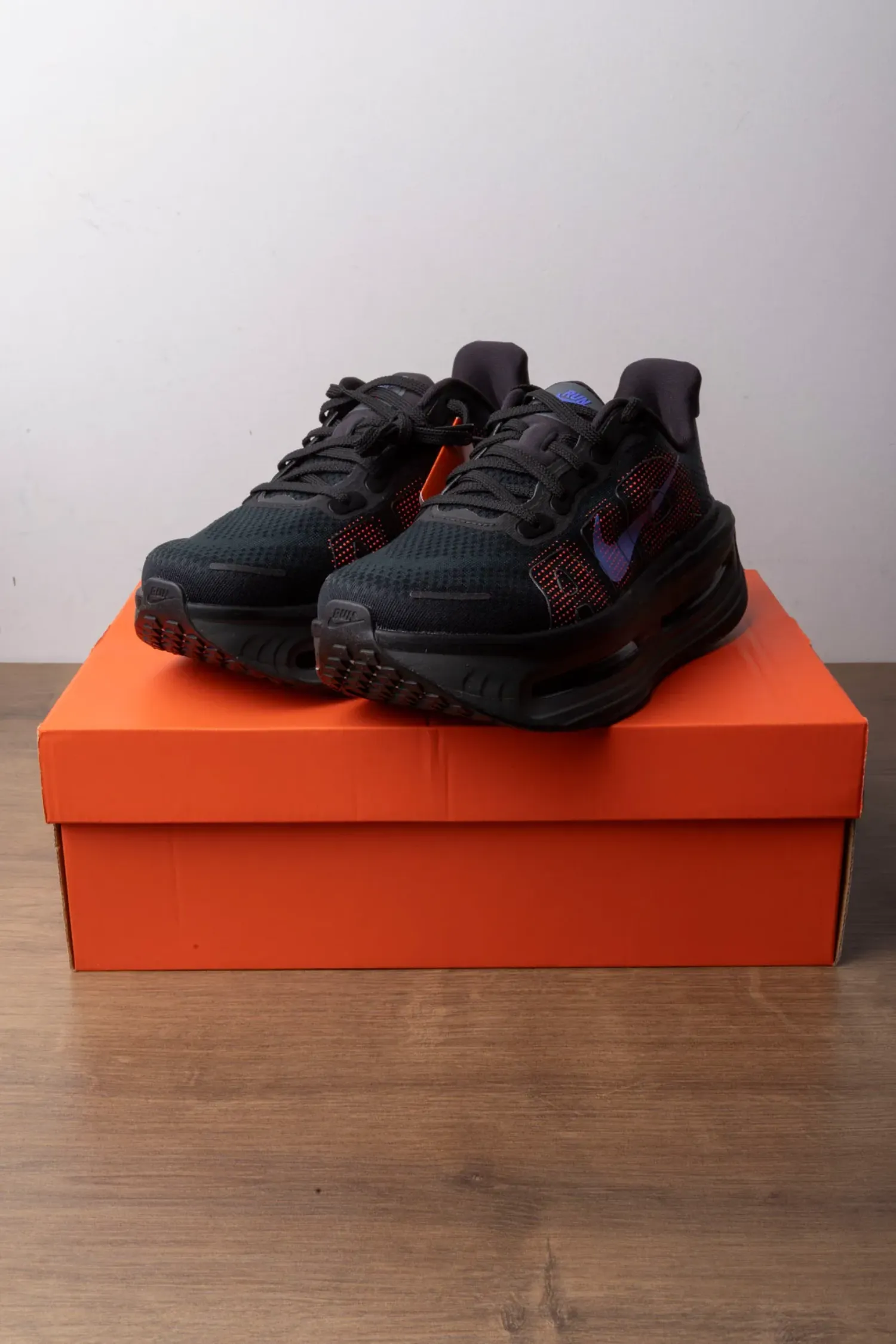 Nike Vomero Premium Black Sapphire — 37, Novo