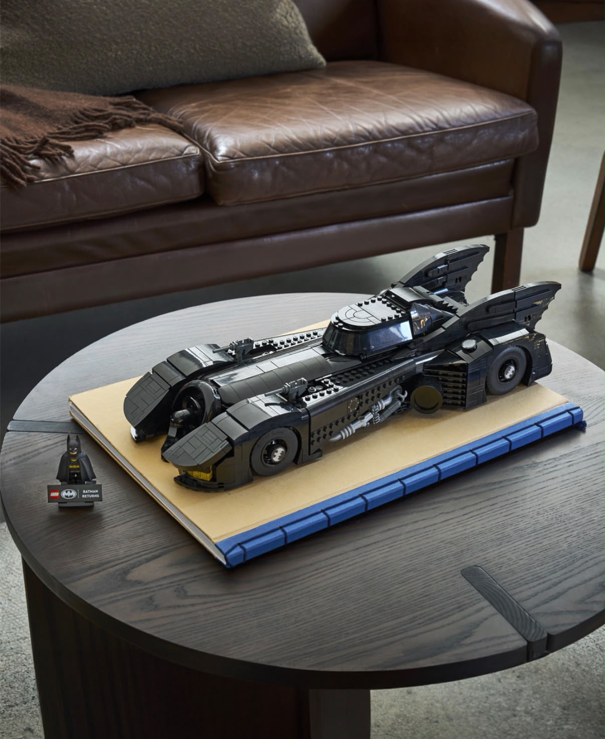 LEGO resgata a estética de Tim Burton com um impressionante set do Batmóvel de "Batman Returns"
