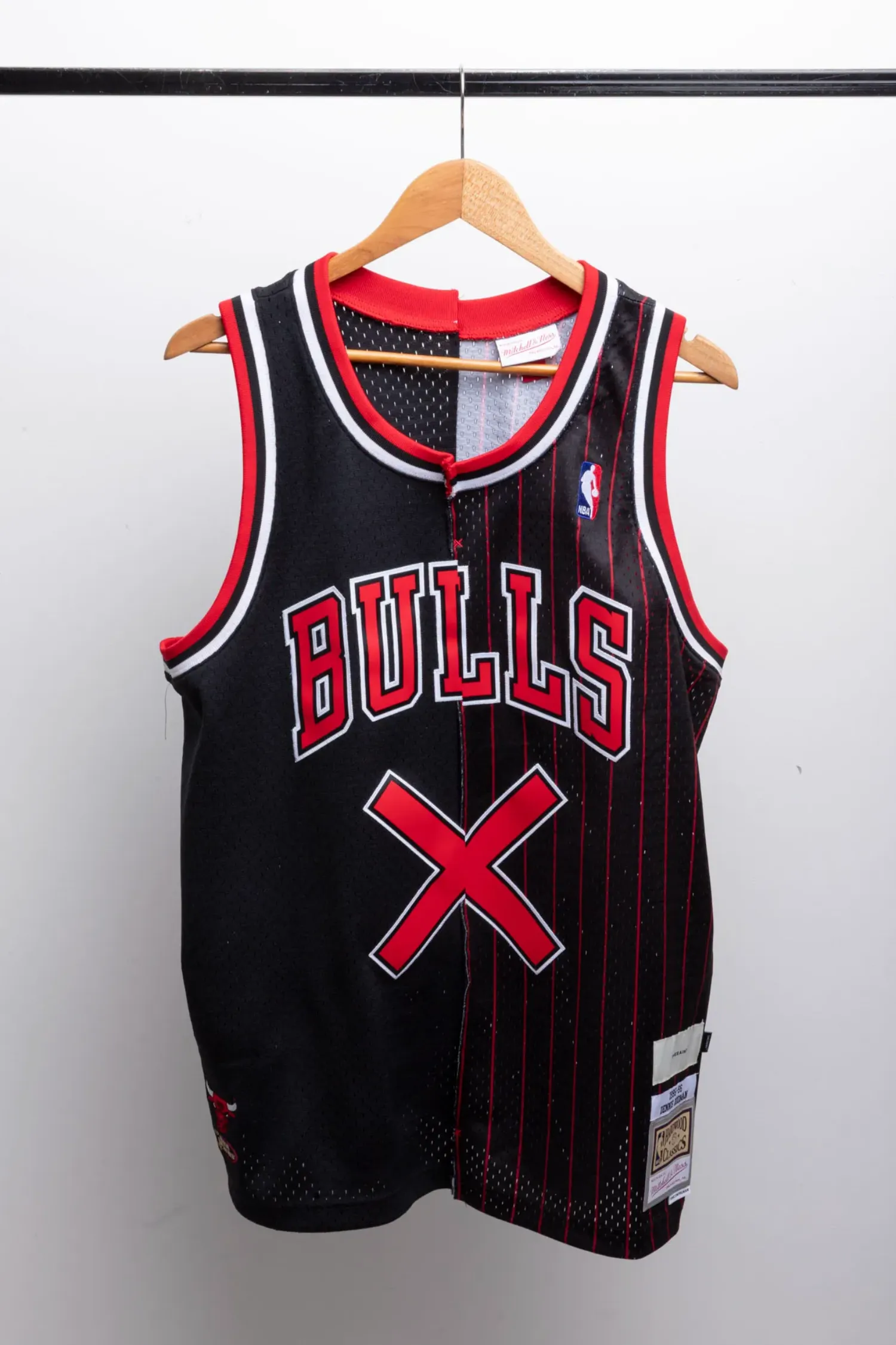 Regata THE SAINT Jersey Chicago Bulls 1995-96/1997-98 Dennis Rodman Black — G, Novo