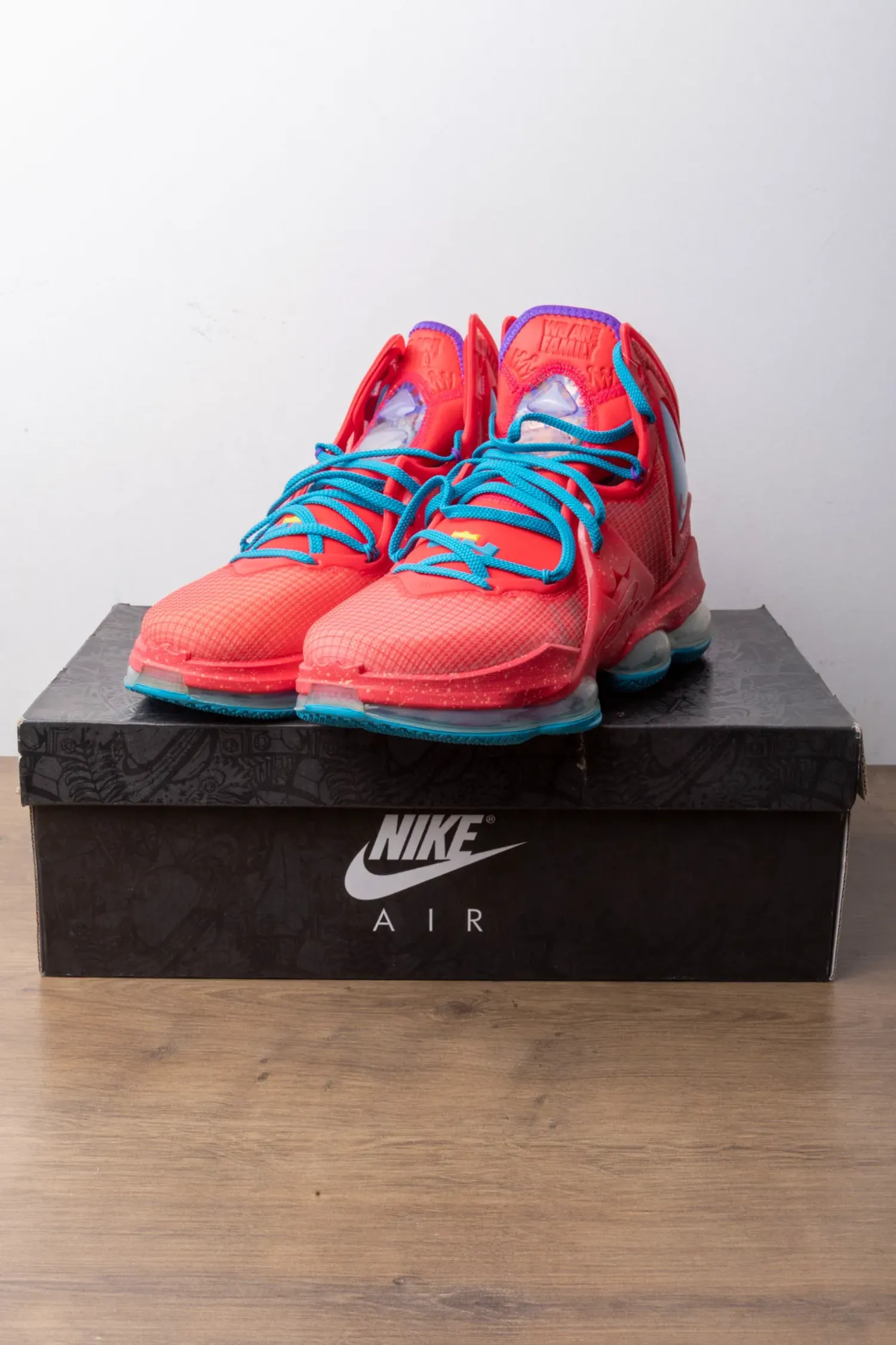Nike LeBron 19 King's Crown
