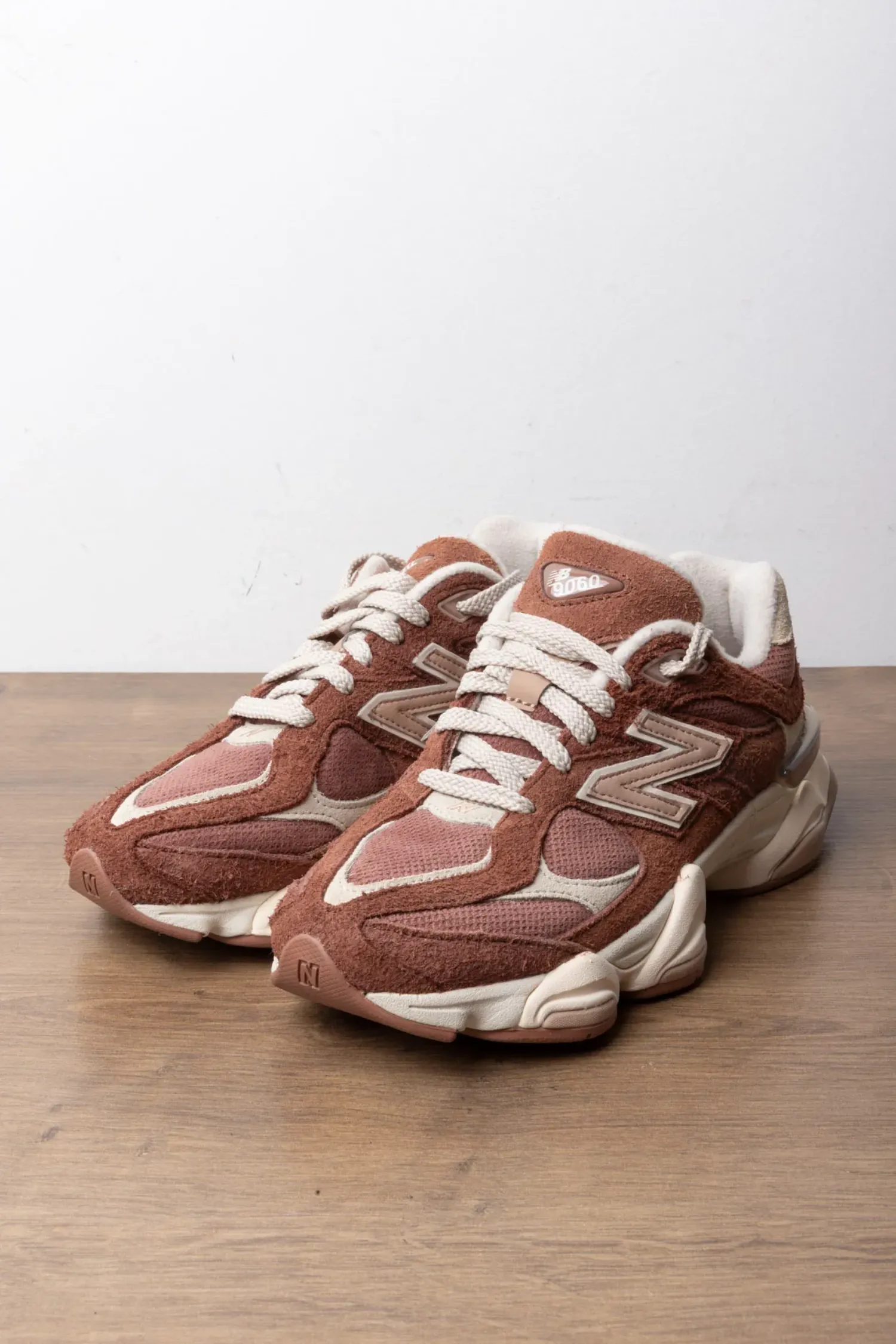 New Balance 9060 Rich Oak — 38, Usado