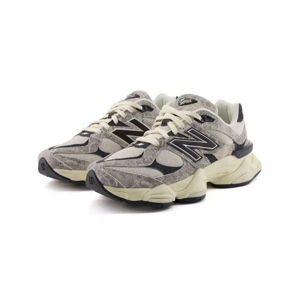 こなみNew Balance \