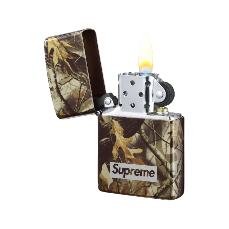 Zippo x Supreme Isqueiro Logo Realtree Hardwoods Camo FW26-W4