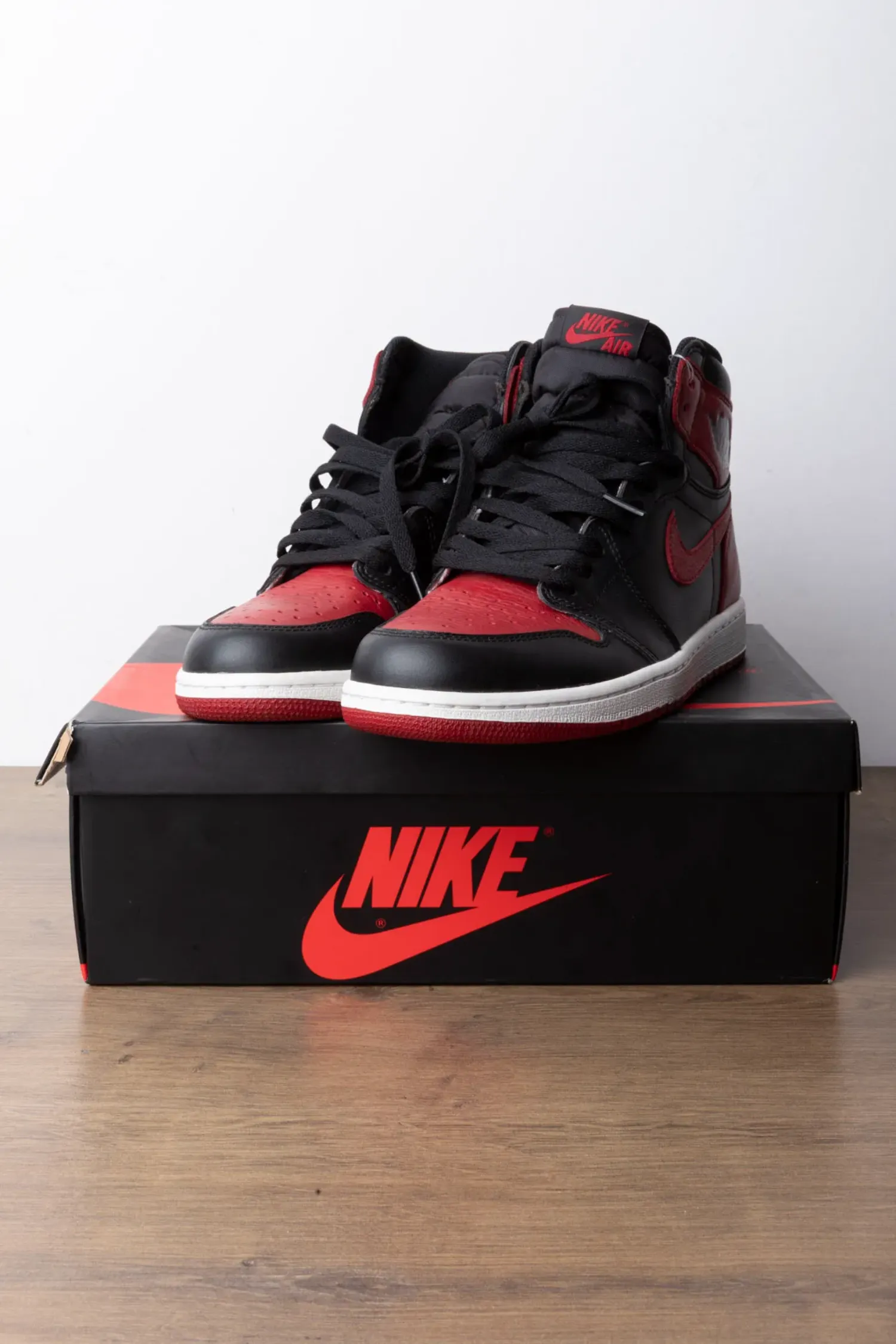 Air Jordan 1 High Bred Banned (2016)