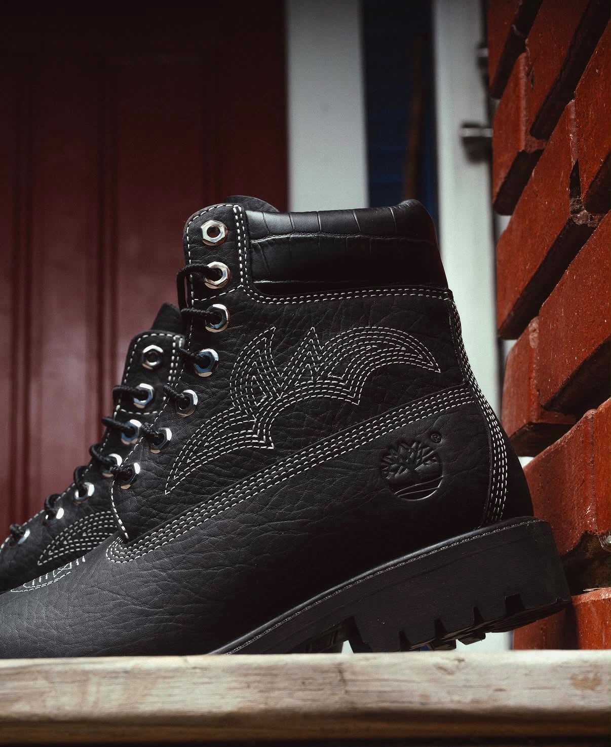 Sneaker Politics x Timberland revelam 6-Inch Boot "Outlaw" com couro texturizado e costuras western sneaker politics x timberland revelam 6 inch boot outlaw com couro texturizado e costuras western whatsapp image 2026 09 15 at 12 58 19 1