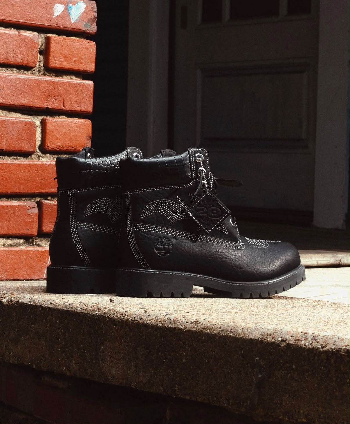 Sneaker Politics x Timberland revelam 6-Inch Boot "Outlaw" com couro texturizado e costuras western sneaker politics x timberland revelam 6 inch boot outlaw com couro texturizado e costuras western whatsapp image 2026 09 15 at 12 58 19