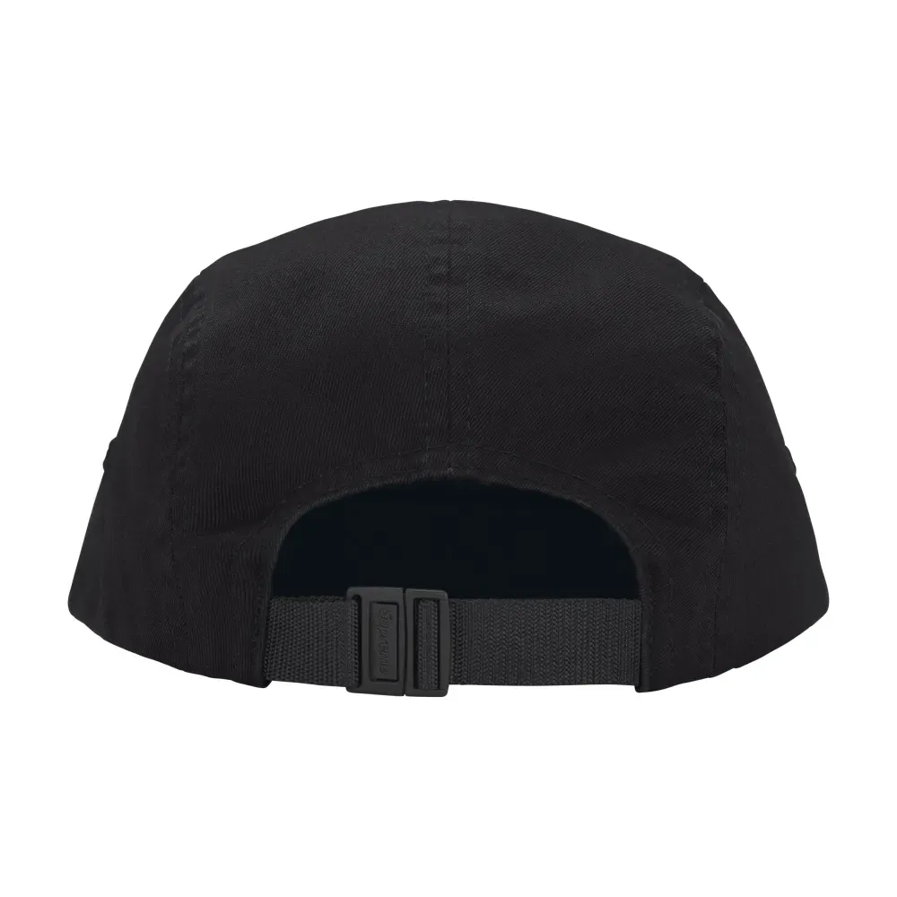 Boné Supreme Rhinestone Label Camp Black FW26-W5 foto 1