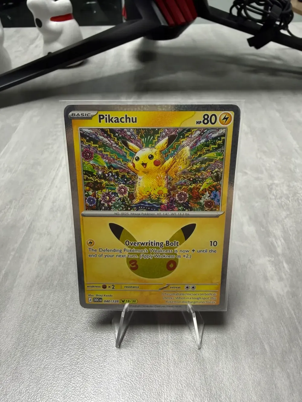 Pikachu (40/128) Celebração de 30 Anos Pokémon TCG