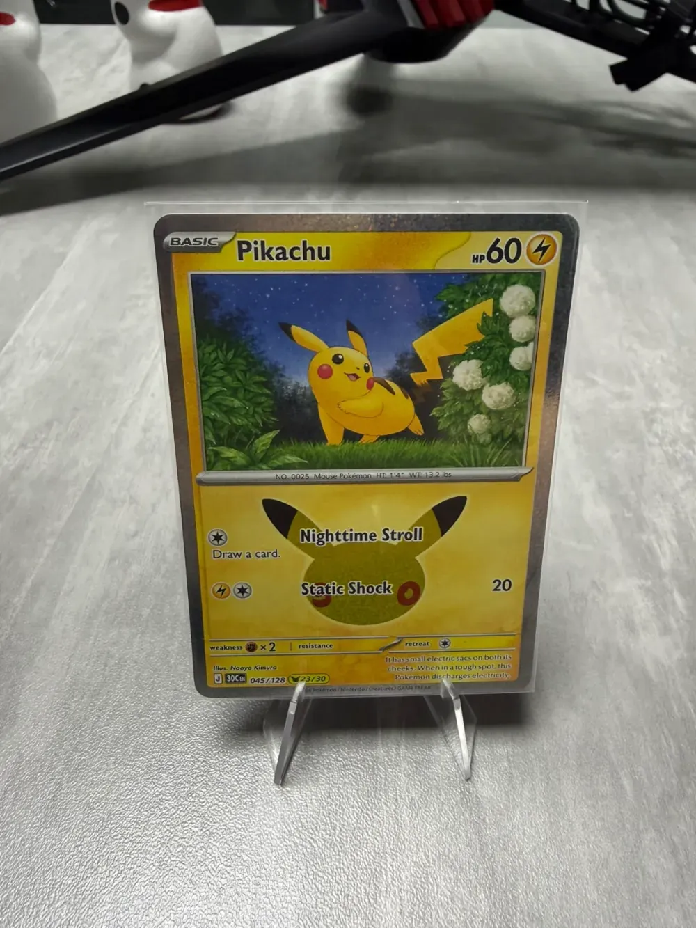 Pikachu (45/128) Celebração de 30 Anos Pokémon TCG