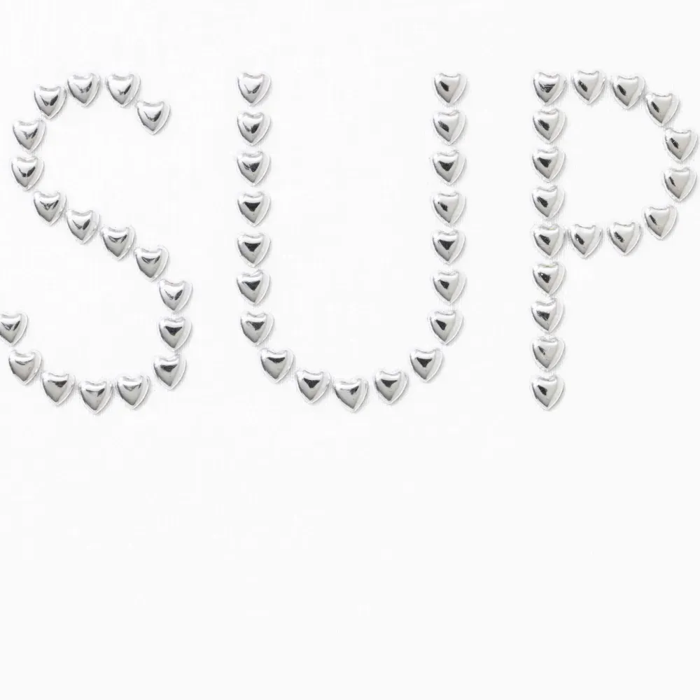 Camiseta Supreme Hearts Studded S/S Top White FW26-W5 foto 1
