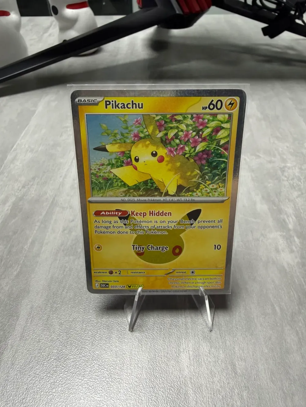 Pikachu (33/128) Celebração de 30 Anos Pokémon TCG