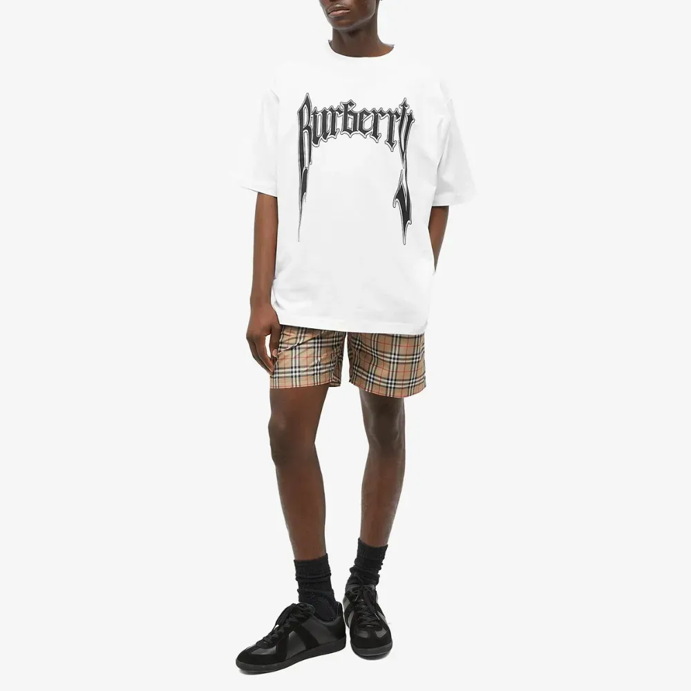 Camiseta Burberry Graphic Logo White foto 2